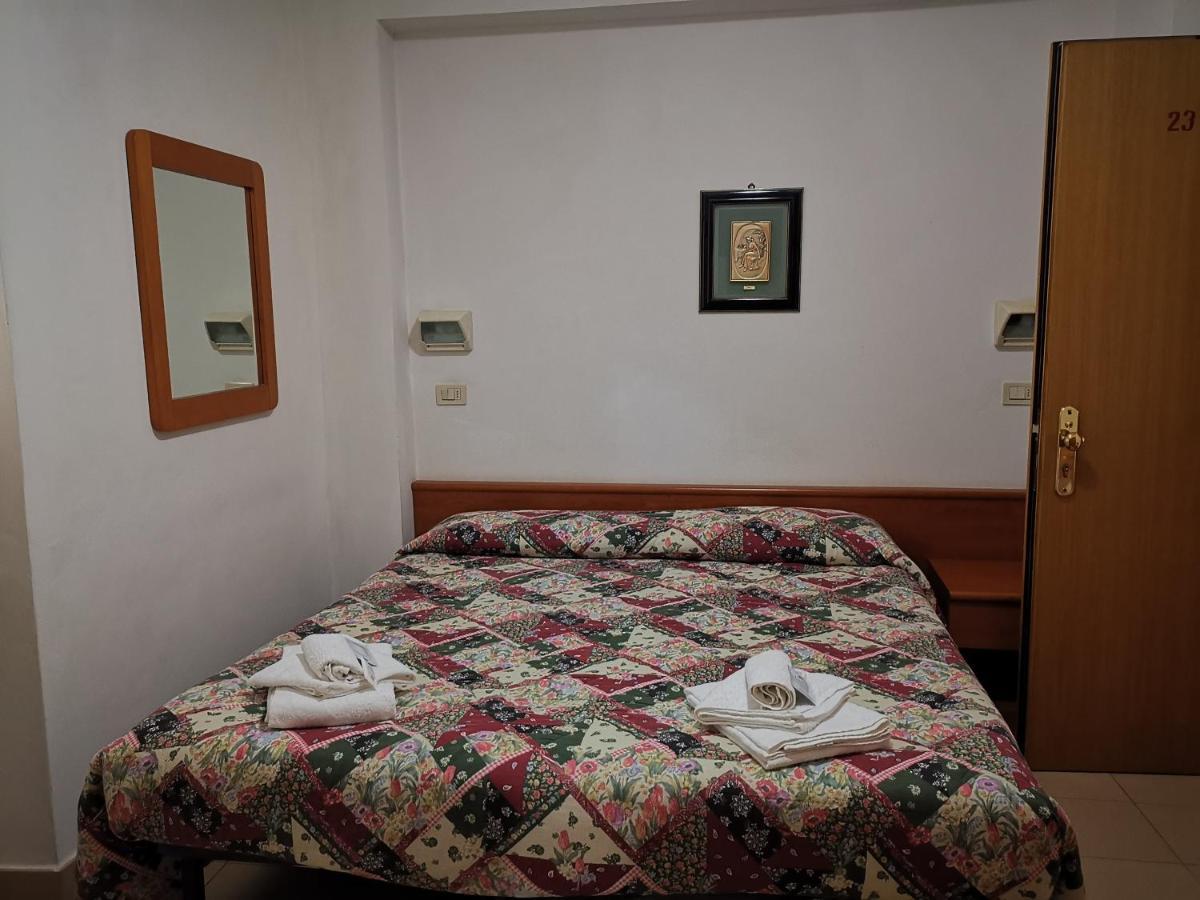 Osteria Dei Locandieri Abbadia San Salvator Eksteriør billede